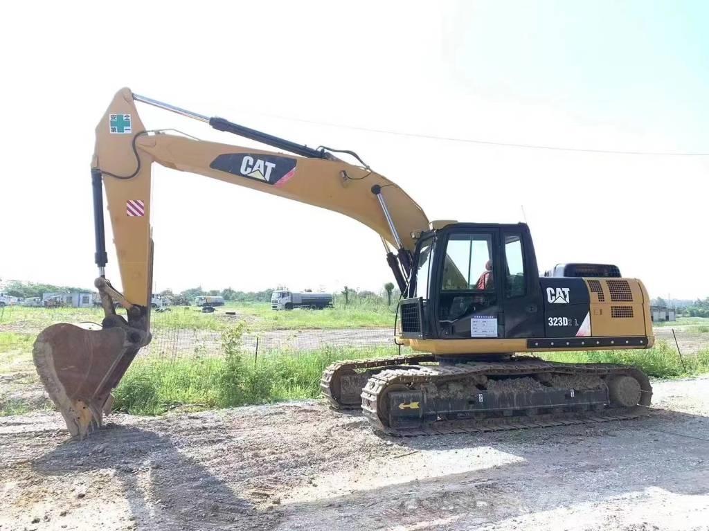 CAT 323 D Rupsgraafmachines
