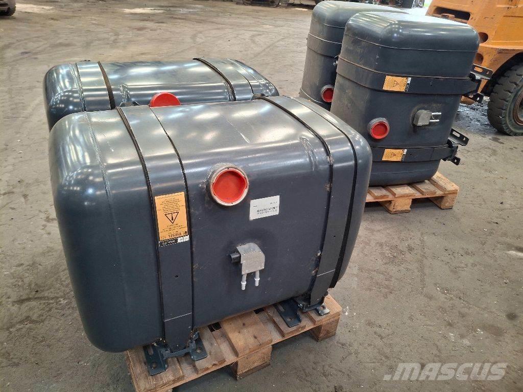 Mercedes-Benz 290L Brandstof-en toegevoegde tanks