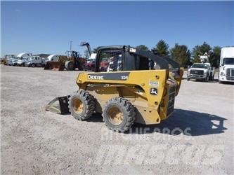 John Deere 325 Schrankladers