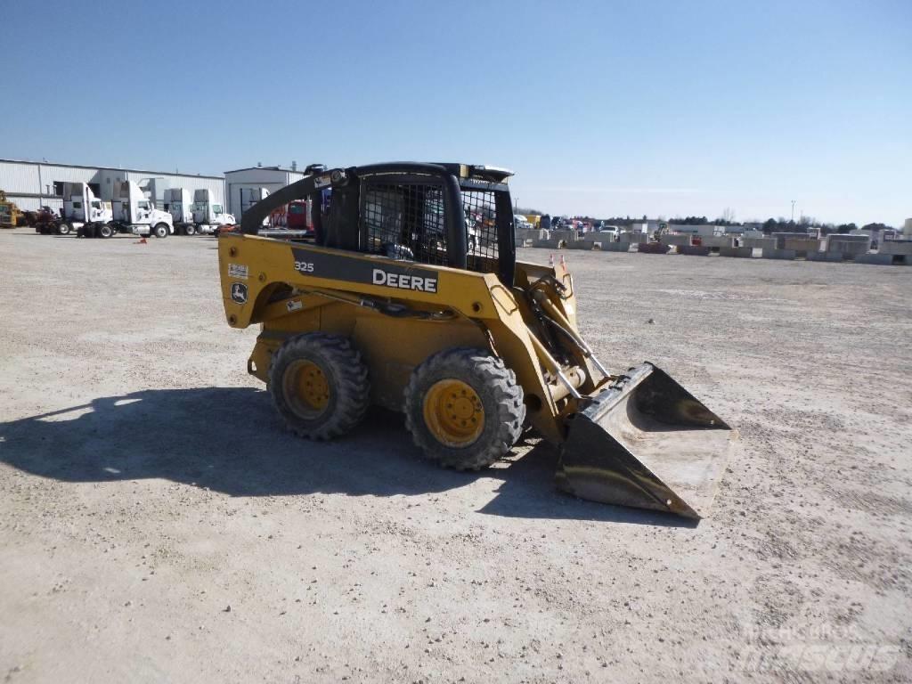 John Deere 325 Schrankladers