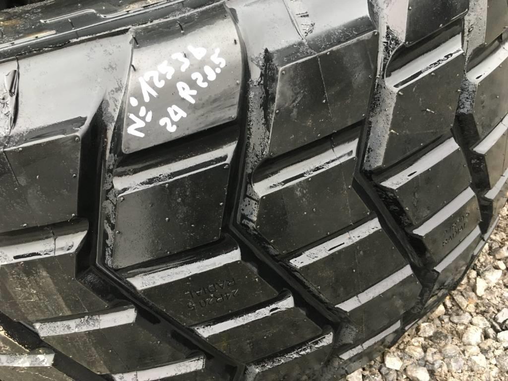  MAGNA TYRES 24R20.5 Banden, wielen en velgen