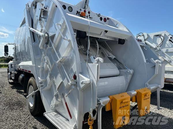 International 7400 Vuilniswagens