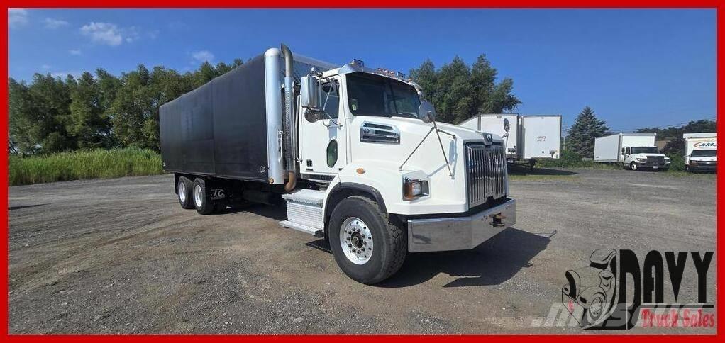 Western Star 4700 SB Trekkers