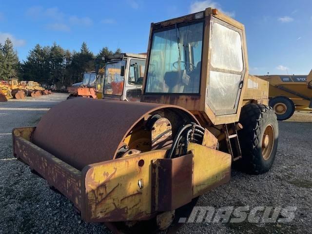 Komatsu JV110WA-HD Trilrolwalsen