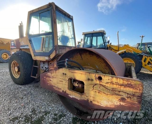 Komatsu JV110WA-HD Trilrolwalsen