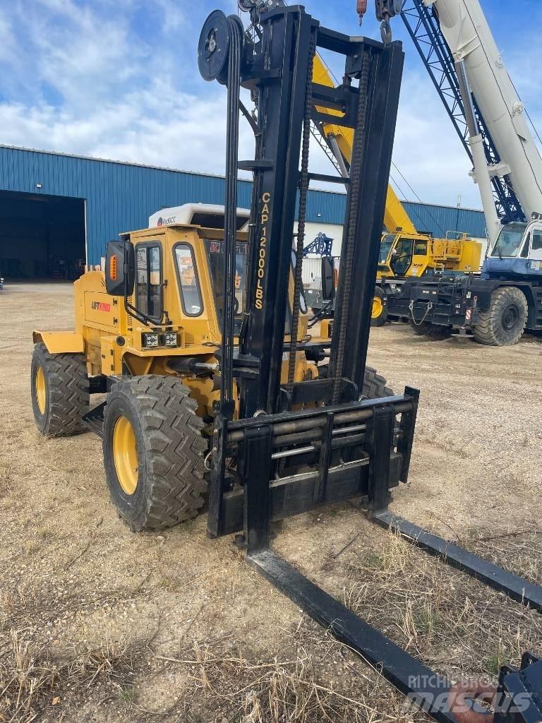 Liftking LK12C Vorkheftruck voor zwaar terrein