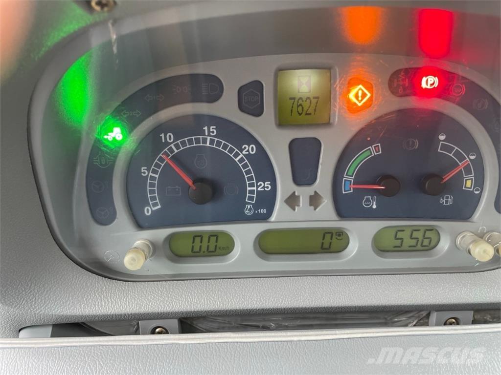 New Holland T7050 Tractoren