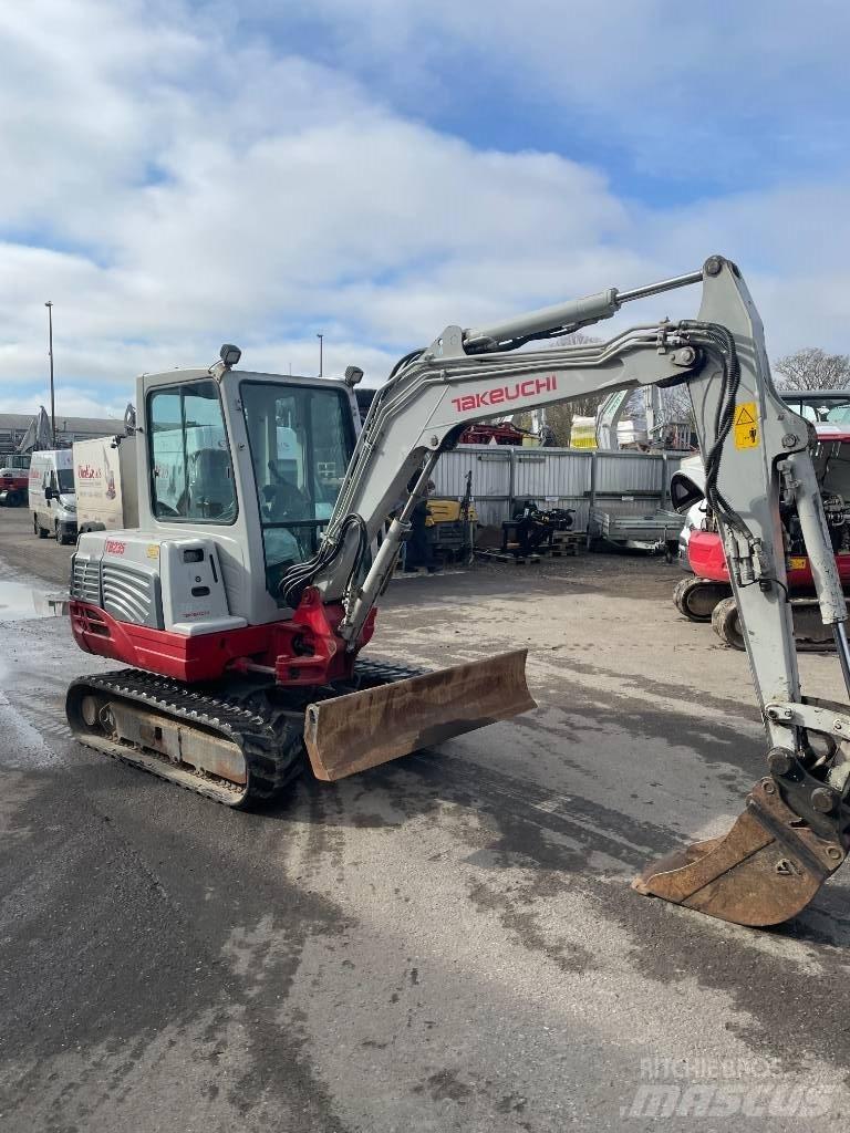 Takeuchi TB 235 Minigraafmachines < 7t