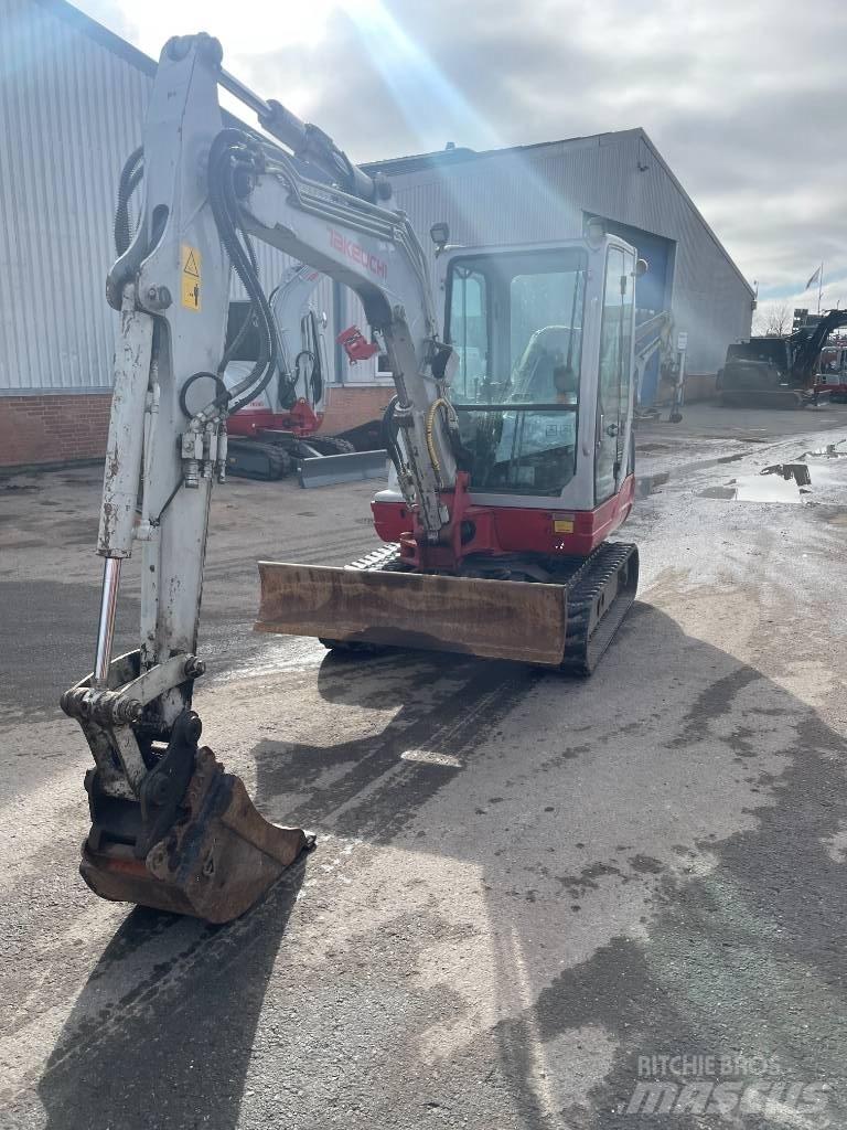 Takeuchi TB 235 Minigraafmachines < 7t