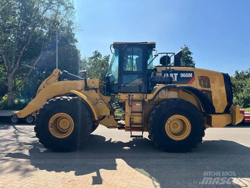 CAT 966M Wielladers