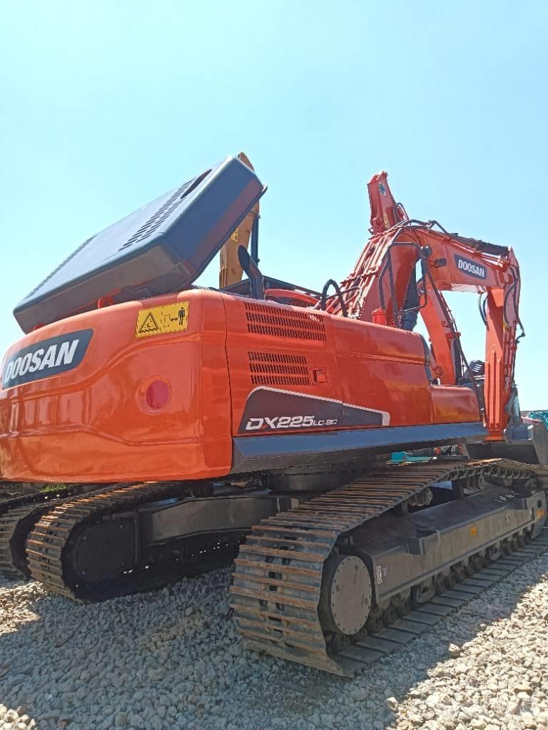 Doosan DX 225 Rupsgraafmachines