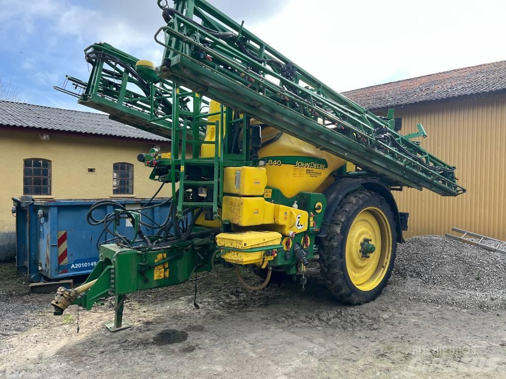 John Deere 840 Getrokken spuitmachines