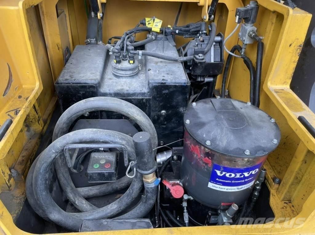 Volvo EC300 E Rupsgraafmachines