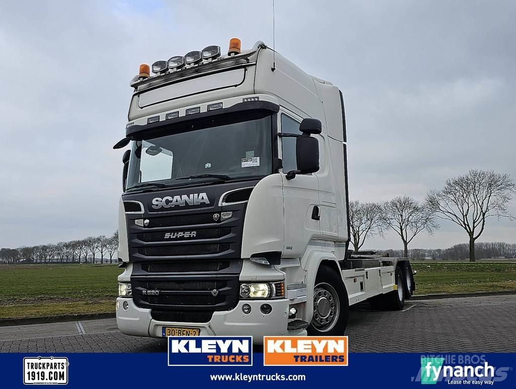 Scania R520 Vrachtwagen met containersysteem