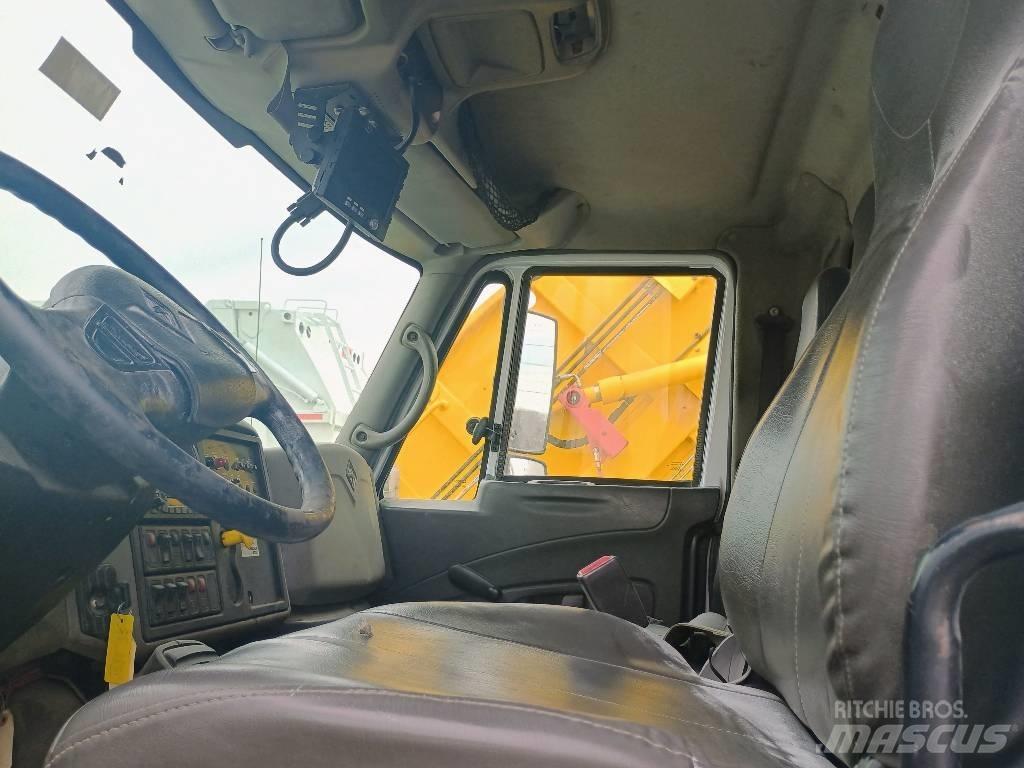 International 7400 Vuilniswagens