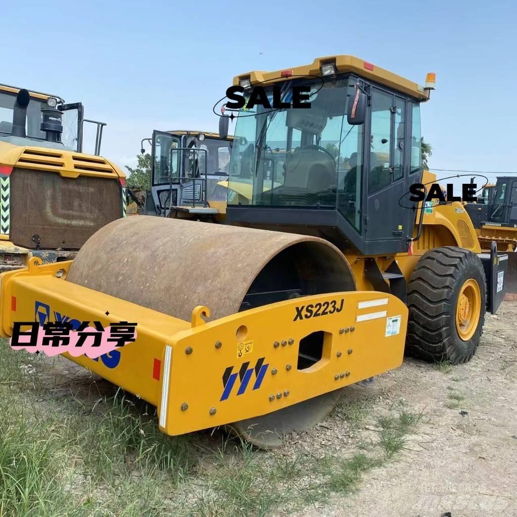 XCMG XS 223 J Trilrolwalsen