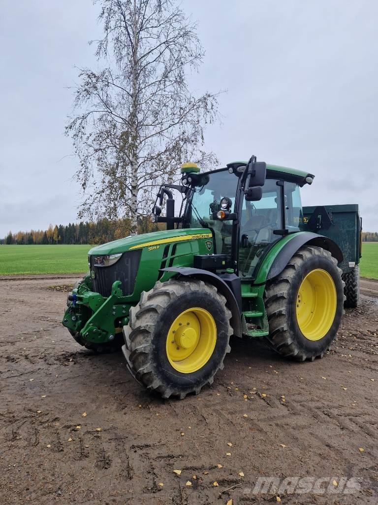 John Deere 5125R Tractoren