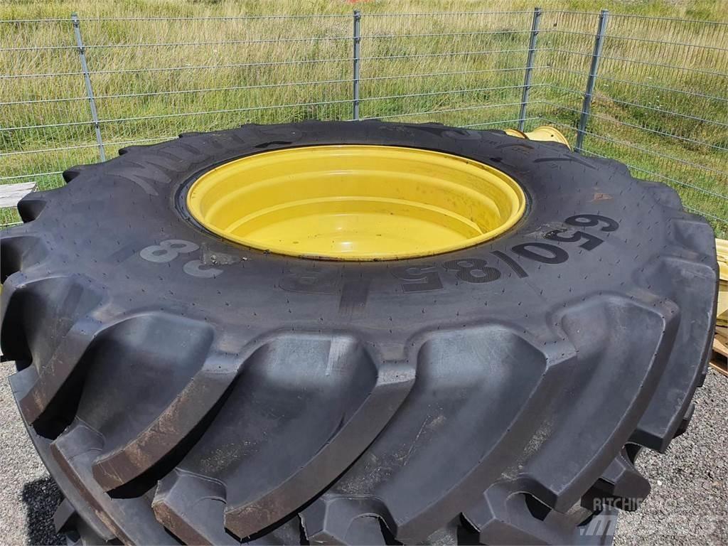Mitas 650/85R38 x2 Banden, wielen en velgen