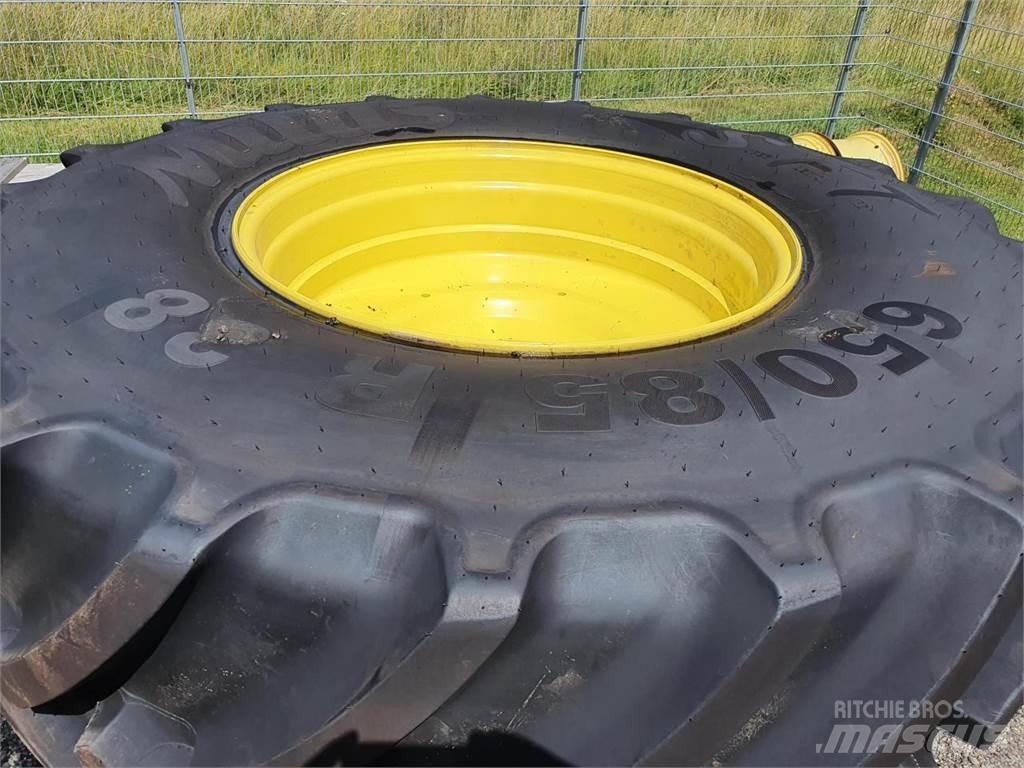 Mitas 650/85R38 x2 Banden, wielen en velgen