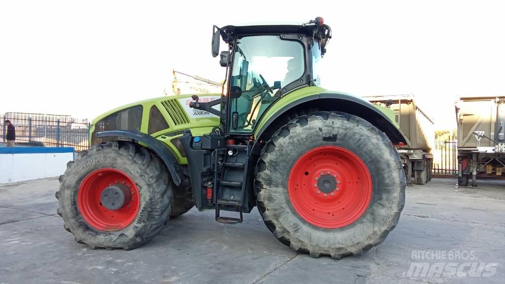 CLAAS Axion 920 Tractoren