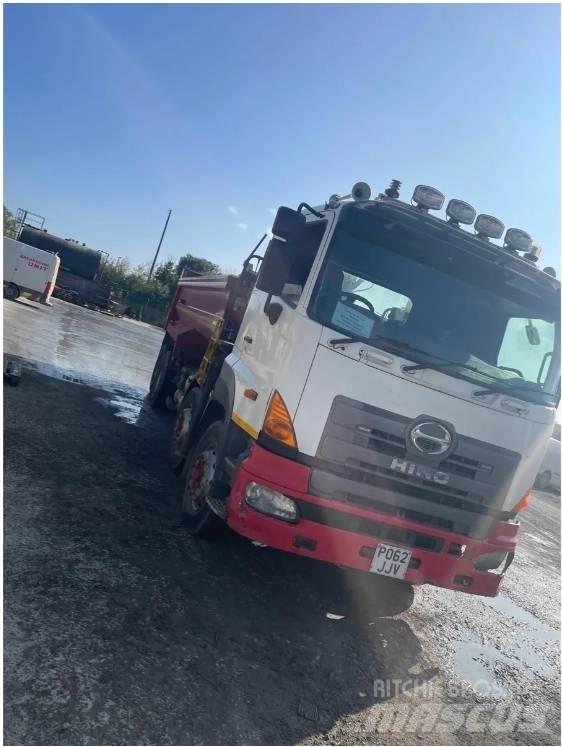 Hino 700 Series Vlakke laadvloer met kraan