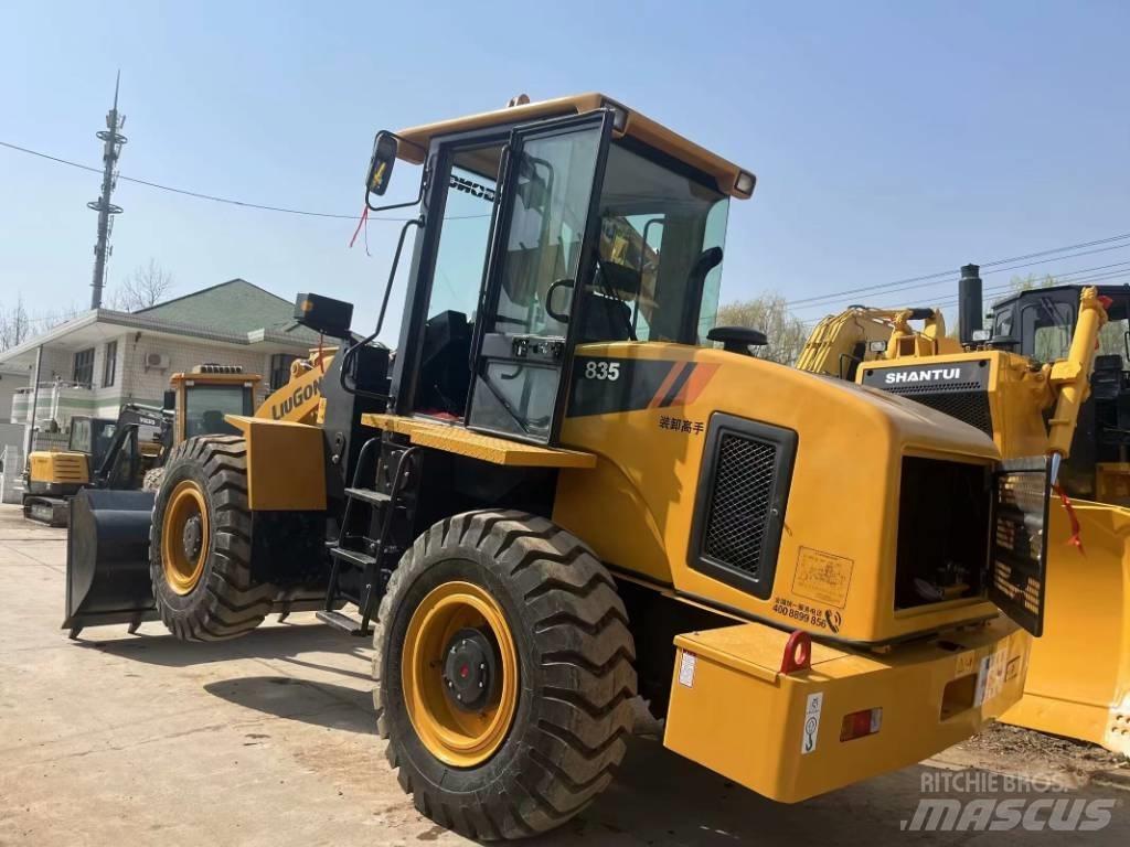 LiuGong 835 Rupsgraafmachines