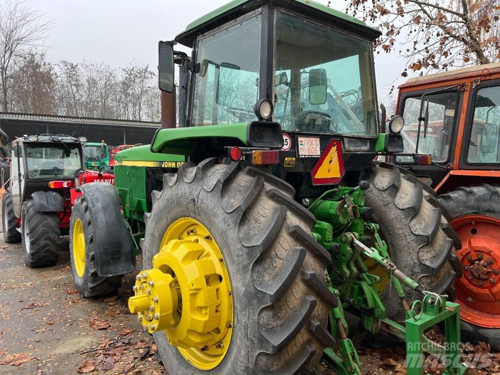 John Deere 4755 Tractoren