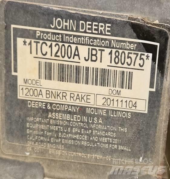 John Deere 1200 A Bunkerhark