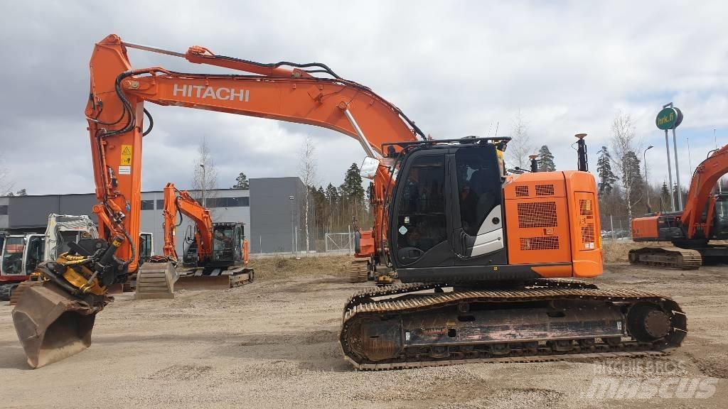 Hitachi ZX225USLC-6 Rupsgraafmachines