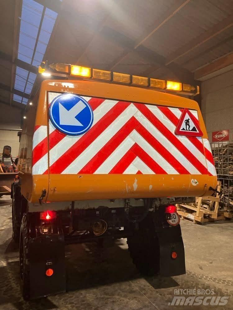 Mercedes-Benz unimog Veegmachines
