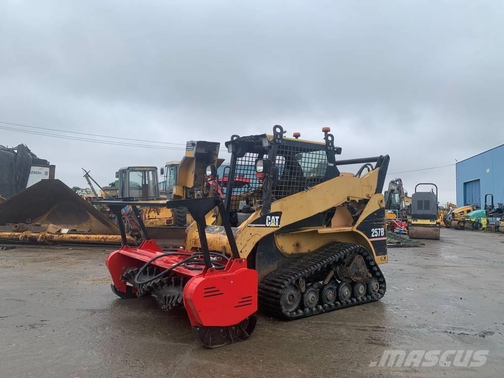 CAT 257 B Schrankladers