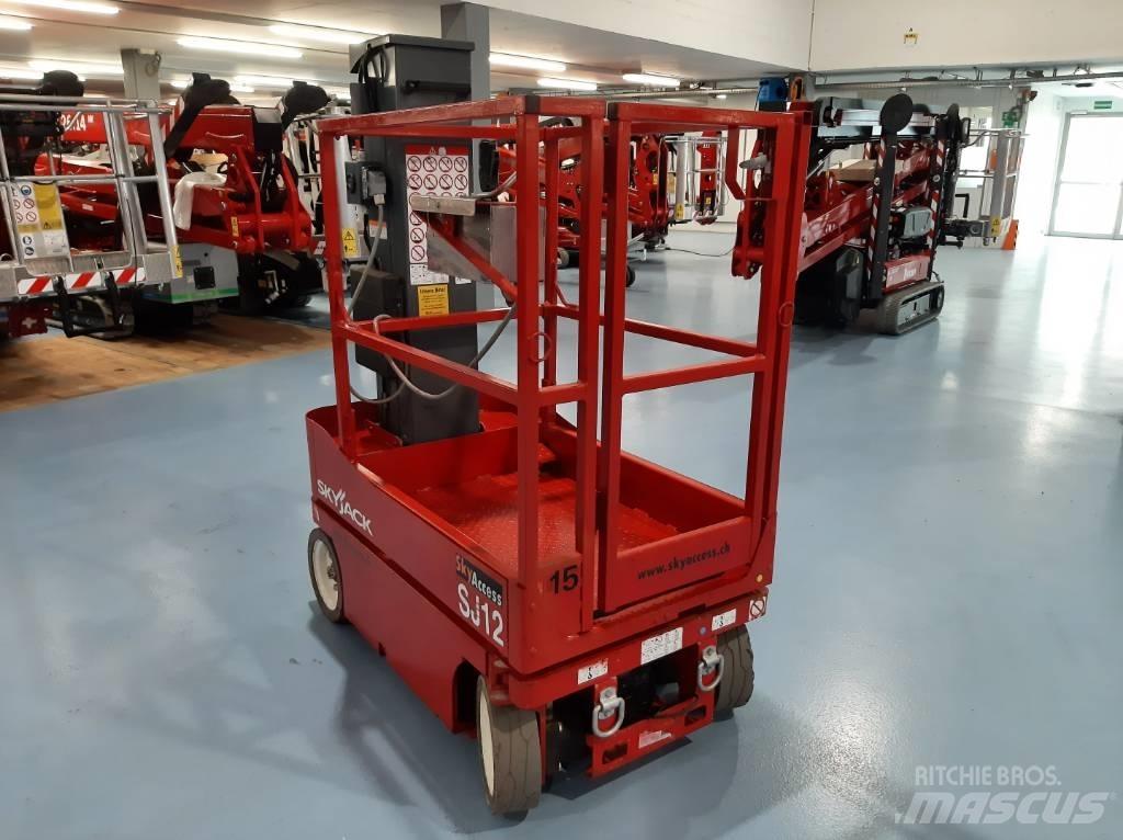 SkyJack SJ 12 Personenliften en invalideliften
