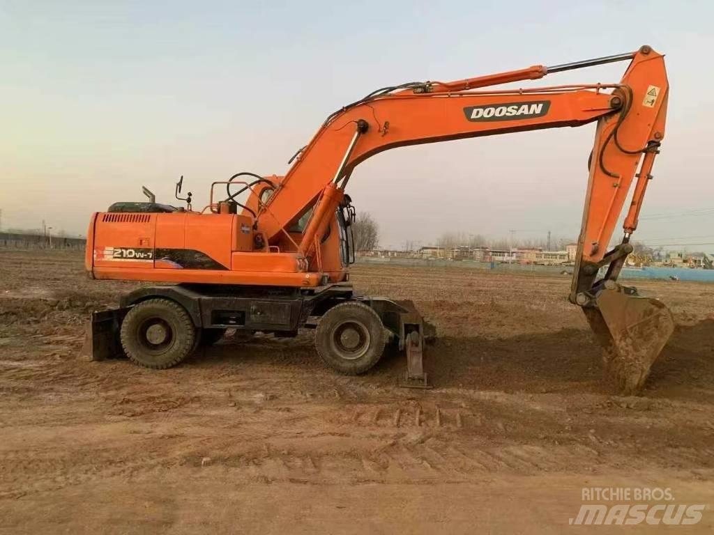 Doosan DH 210 W-7 Wielgraafmachines