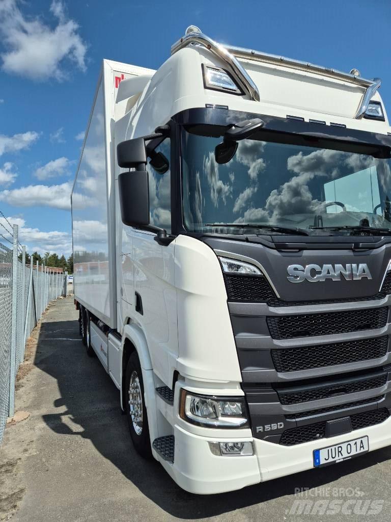Scania R 590 Bakwagens met gesloten opbouw