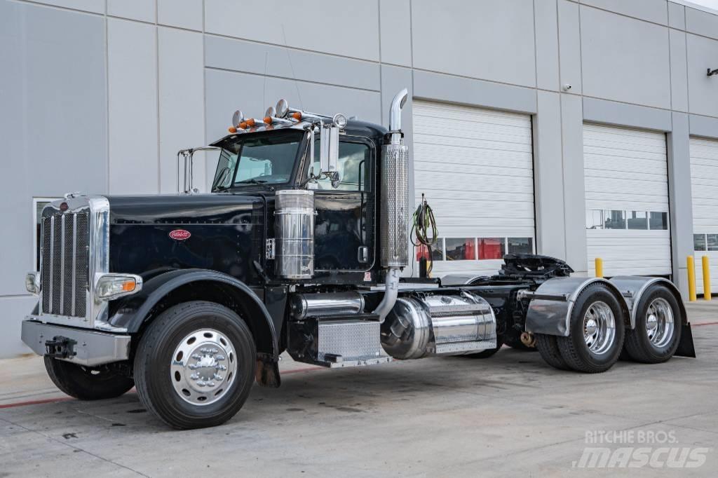 Peterbilt 388 Trekkers