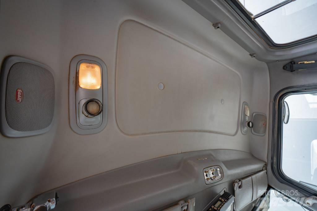 Peterbilt 388 Trekkers