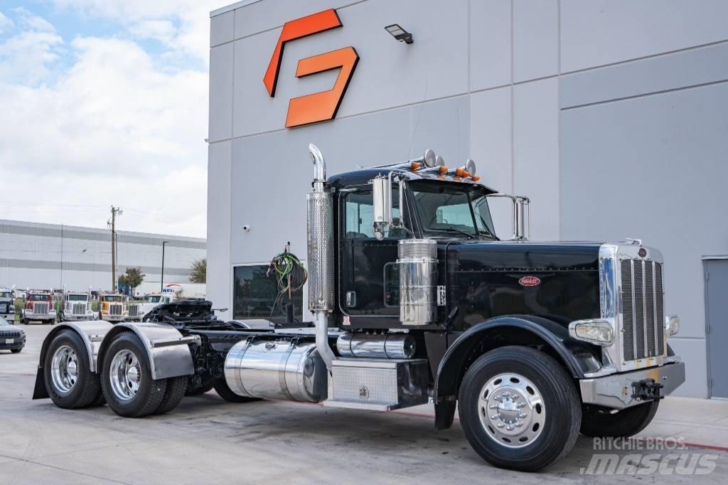 Peterbilt 388 Trekkers