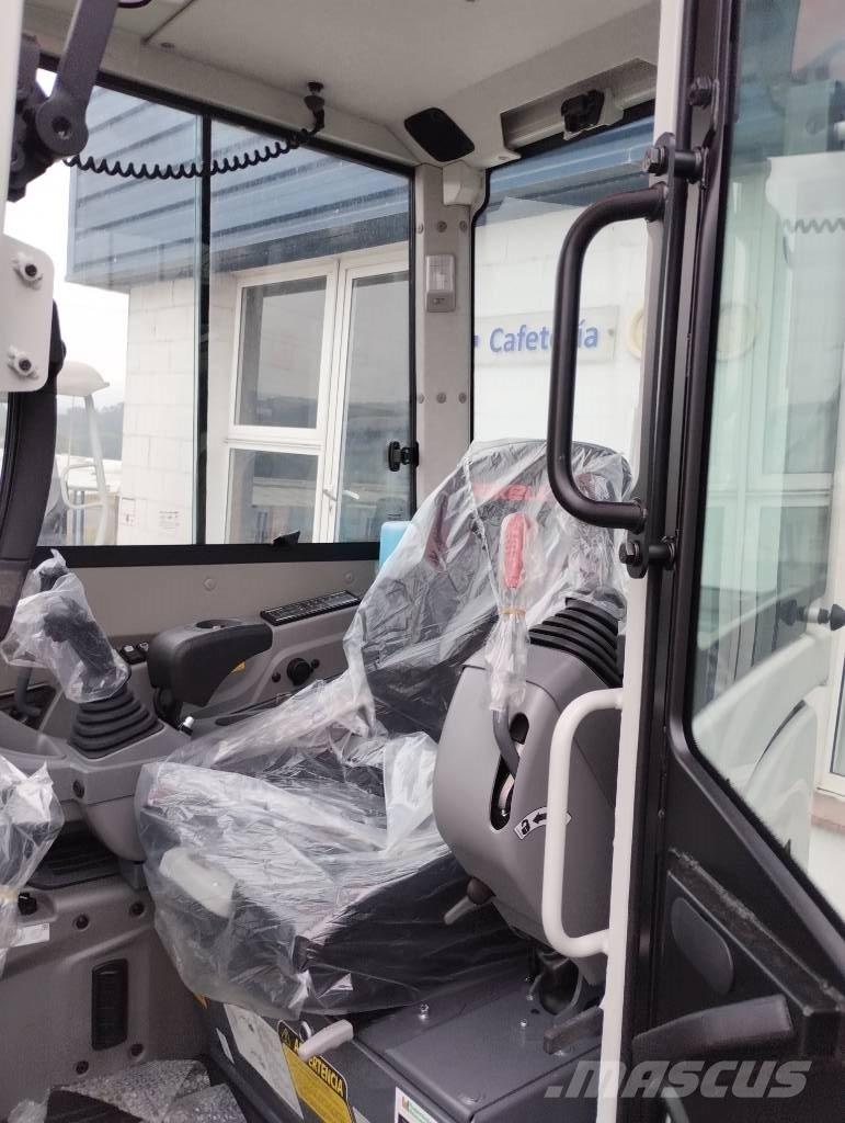 Takeuchi TB 325 R Minigraafmachines < 7t