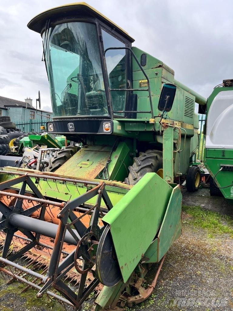 John Deere 1055 Maaidorsmachines