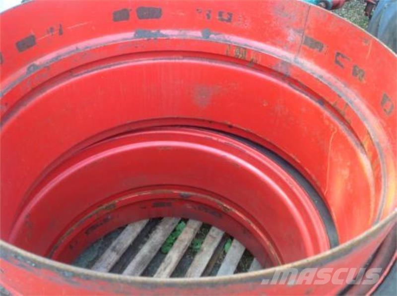  - - - 15.5R38 Banden, wielen en velgen