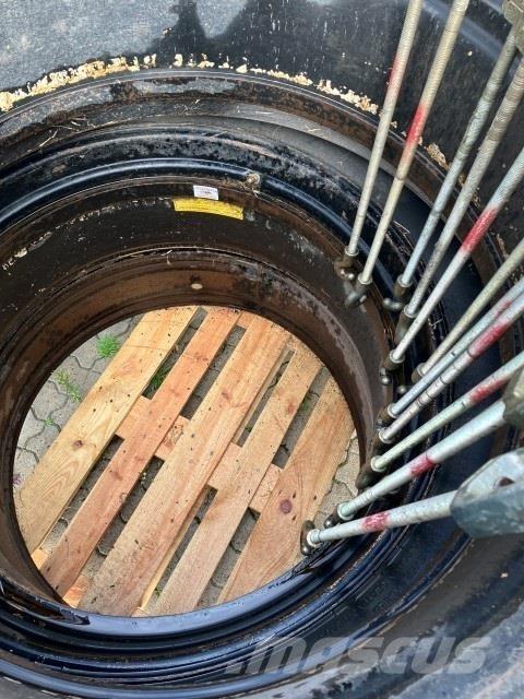  - - - 650/65X42 Banden, wielen en velgen