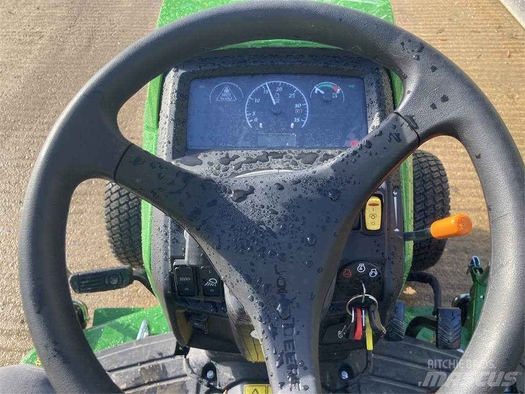 John Deere 1026R Compacttrekkers
