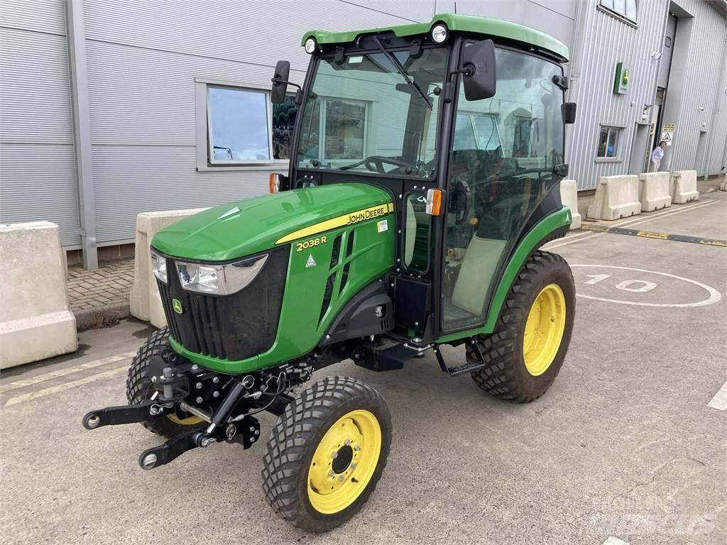 John Deere 2038R Compacttrekkers