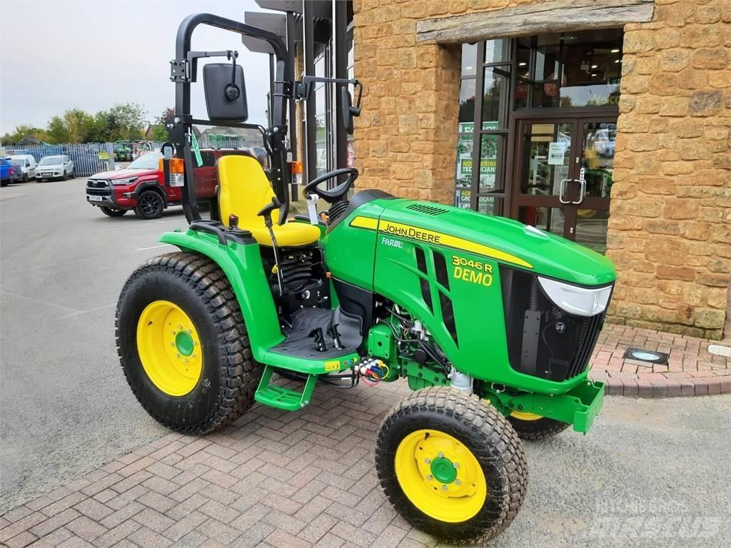 John Deere 3046R Compacttrekkers