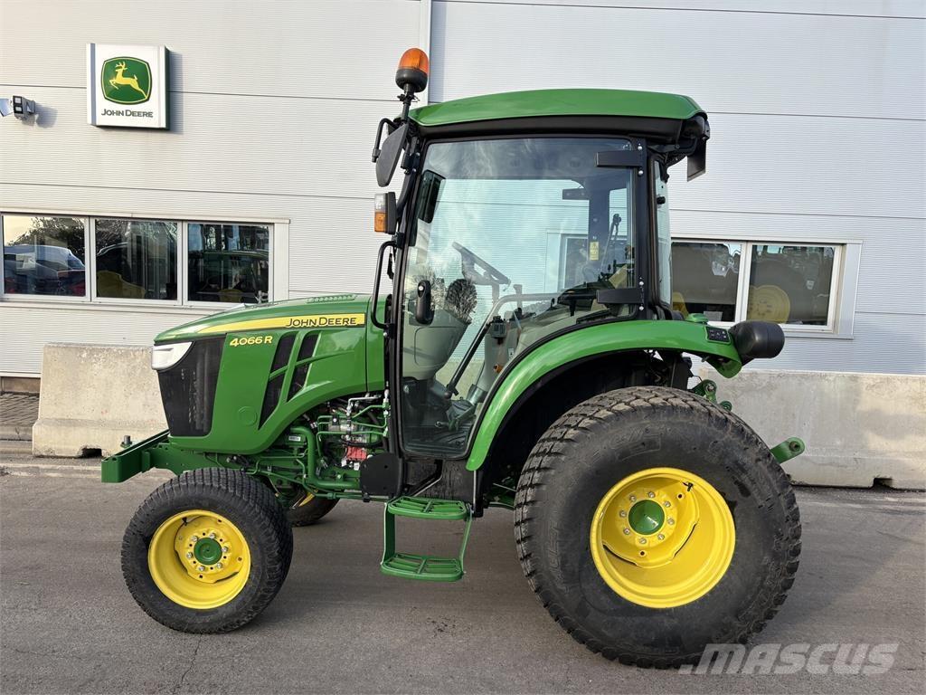 John Deere 4066R Compacttrekkers