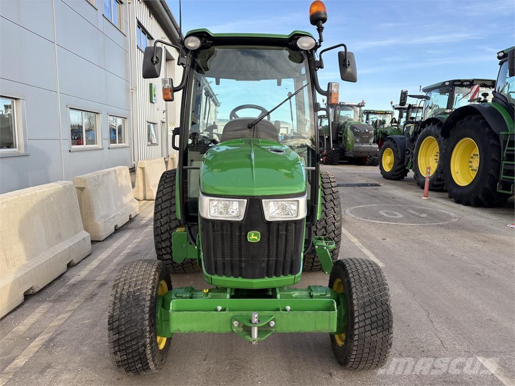 John Deere 4066R Compacttrekkers