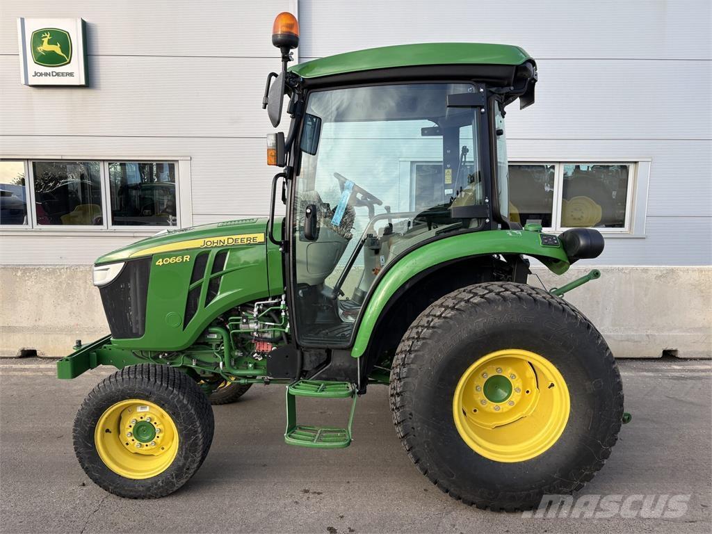 John Deere 4066R Compacttrekkers