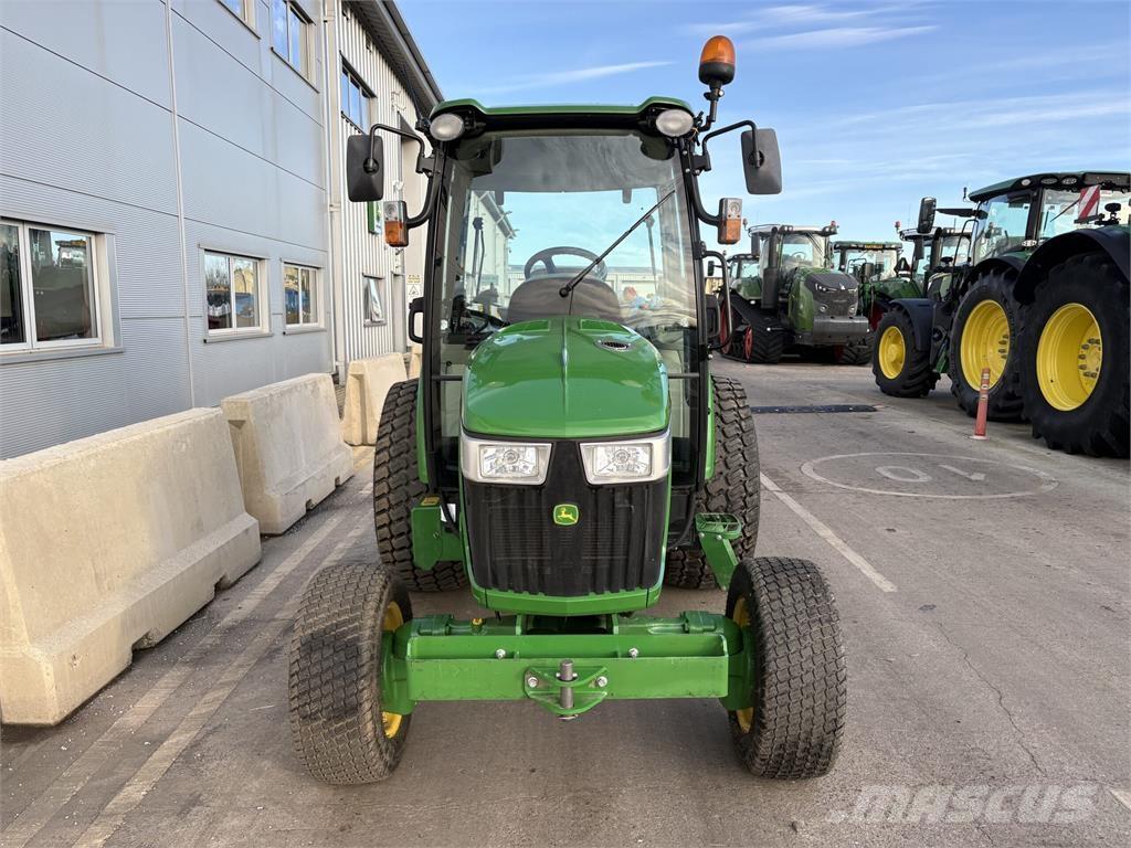 John Deere 4066R Compacttrekkers