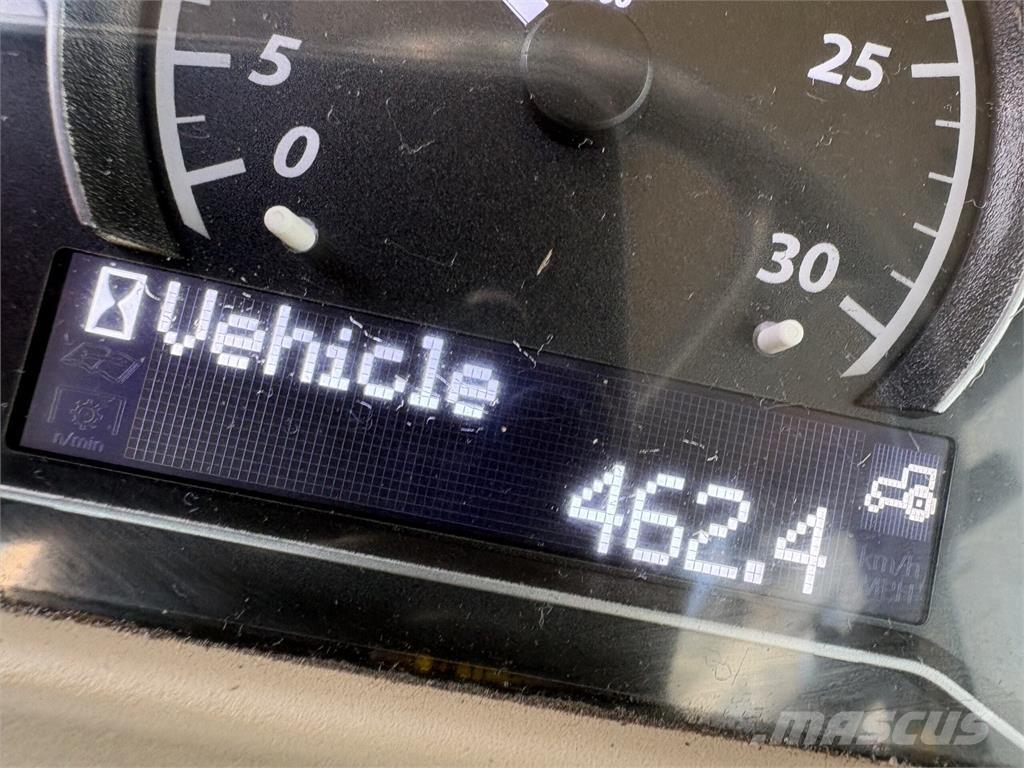 John Deere 4066R Compacttrekkers