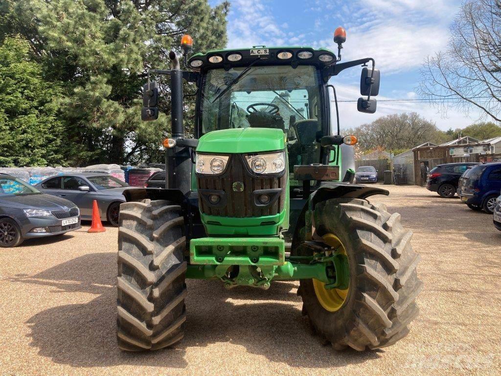 John Deere 6130R Tractoren